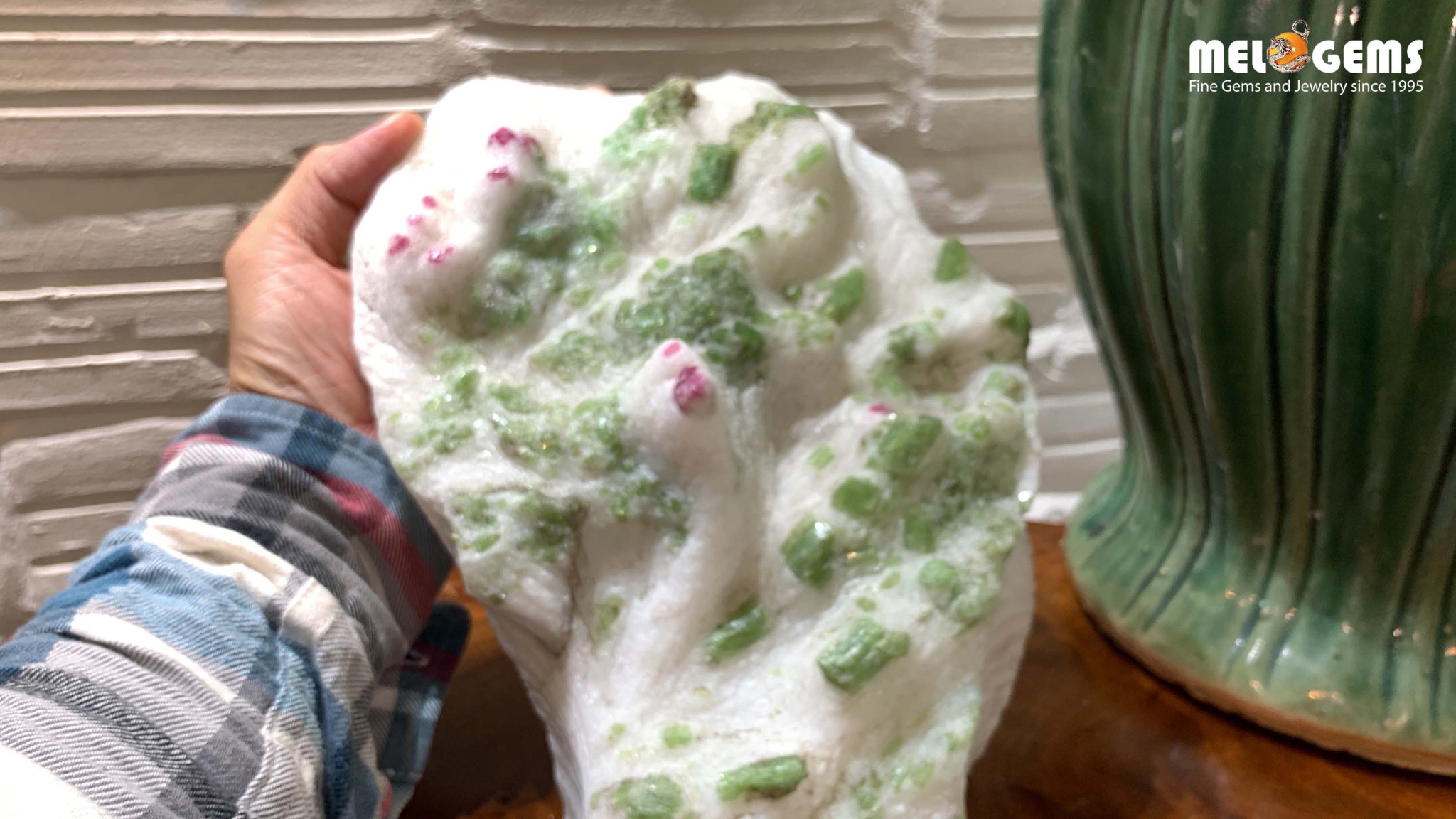 cay_tinh_the_da_ruby_do_va_ngoc_luc_bao_luc_yen_8_13cdeb9ccc884dcfaad6444ca3868ee2.jpg cay tinh the da ruby do va ngoc luc bao luc yen 8 13cdeb9ccc884dcfaad6444ca3868ee2