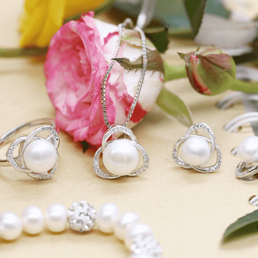 Chọn trang sức ngọc trai theo màu da