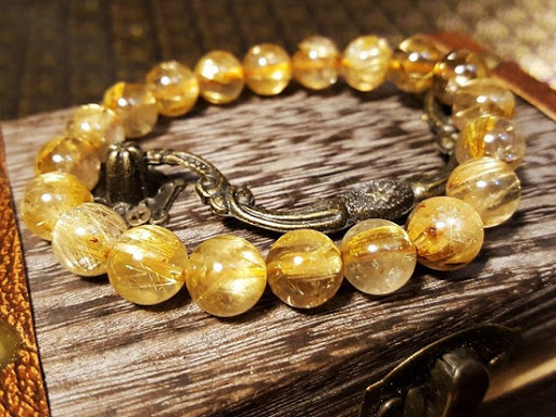 Đá thạch anh tóc vàng