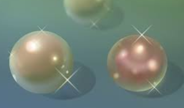 Màu sắc của ngọc trai phản chiếu dưới ánh mặt trời