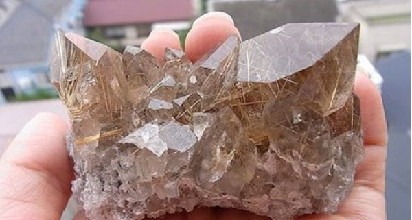 Quà tặng đá phong thuỷ: đá thạch anh