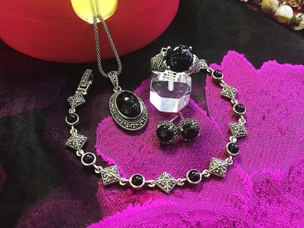 Trang sức phong thủy