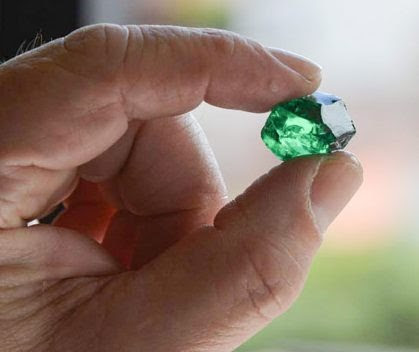 Emerald khai thac tai mo