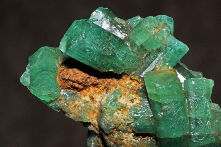 Nguon emerald co xua