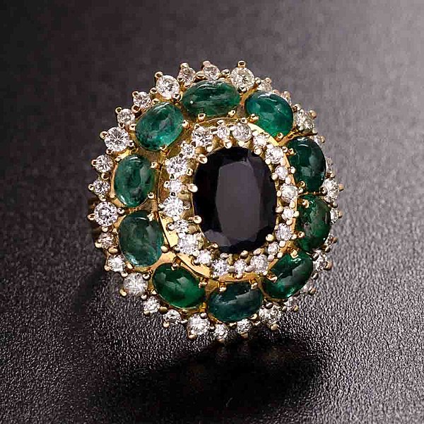 Nhan Emerald thoi victoria