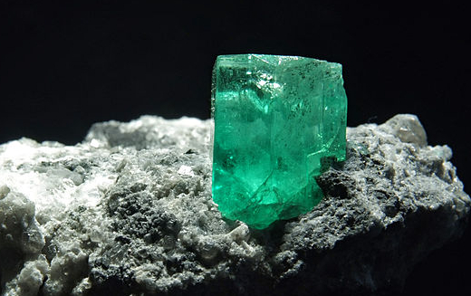 Phan biet emerald