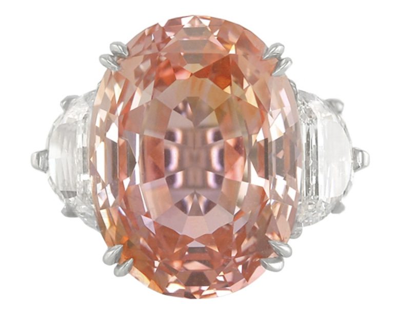 Padparadscha bau duc voi 3 vien kim cuong