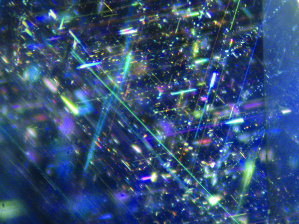 To tu nhien cua vien sapphire xanh