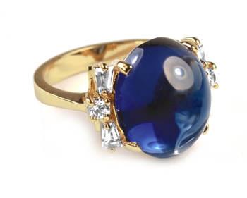 Nhan kim cuong co vien sapphire xanh lam