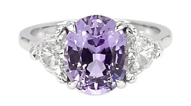 Nhan sapphire tim kim cuong ba da