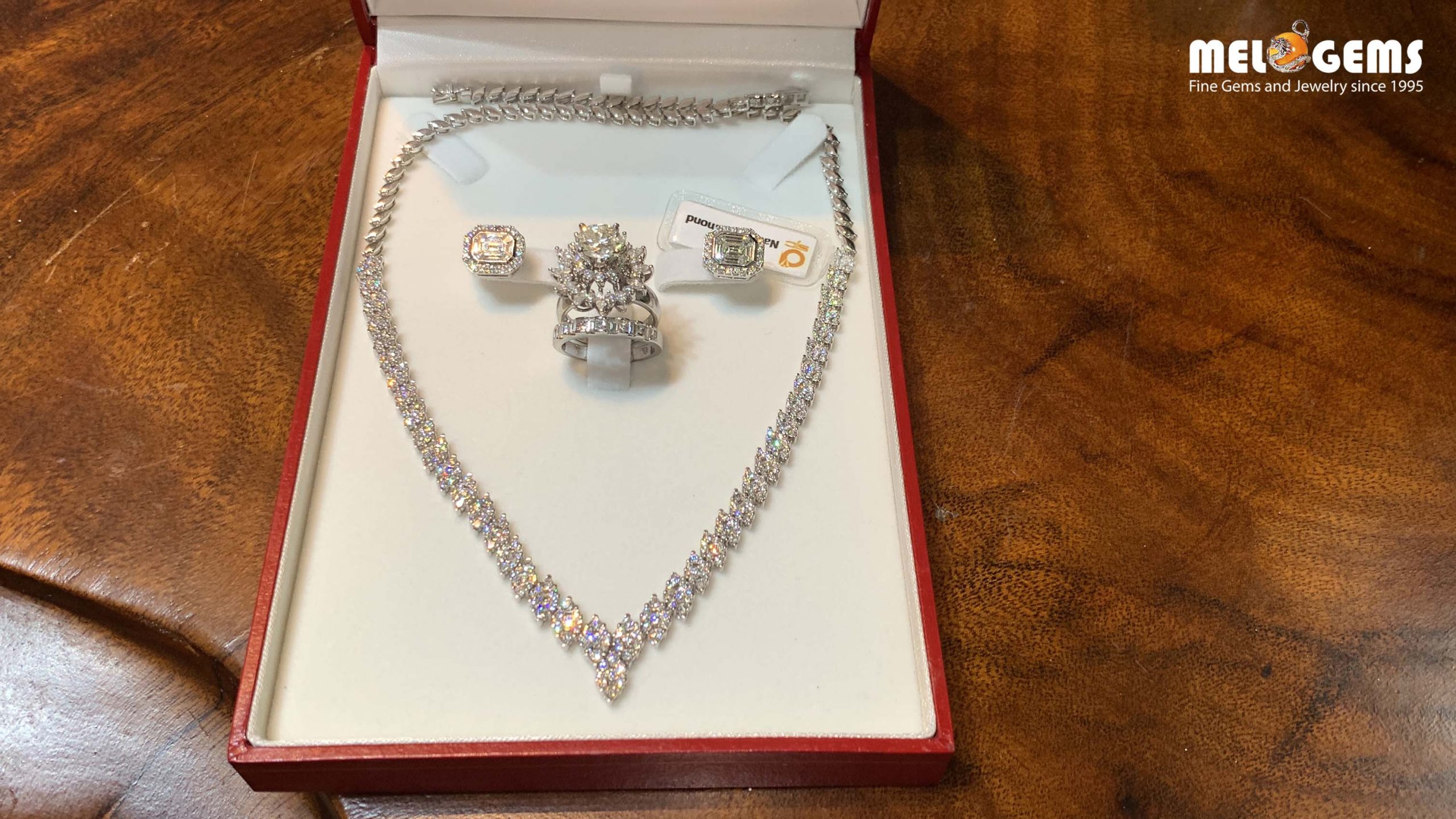 9 Set Of Luxury Diamond Jewelry 4