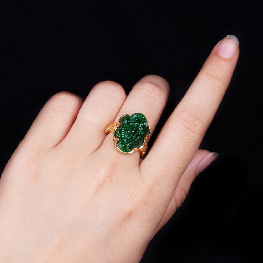 Cách đeo nhẫn con cóc ngậm tiền đúng phong thủy