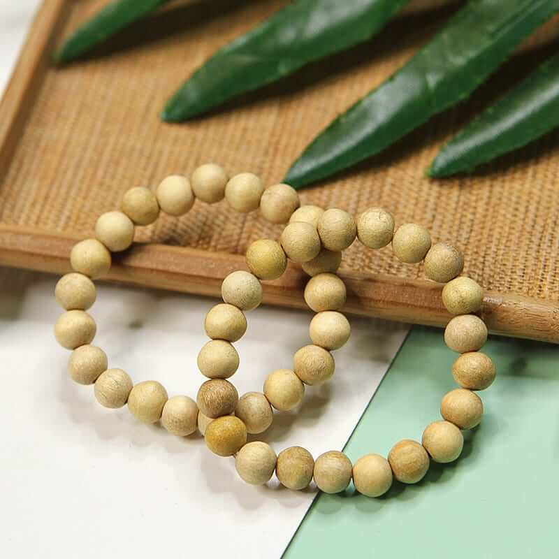 Chiếc vòng làm từ dâu tằm