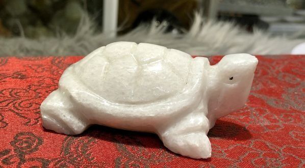 Rùa đá phong thủy thạch anh trắng