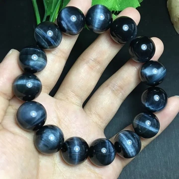 Vòng đá mắt hổ đen