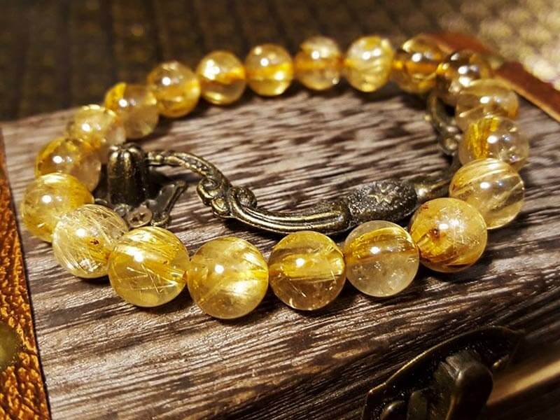 Mật độ tóc đánh giá vẻ đẹp của đá thạch anh tóc vàng