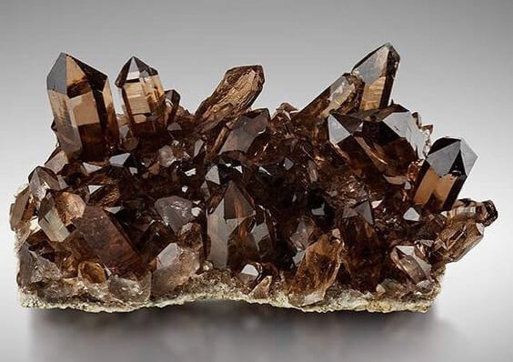 Tính chất vật lý của đá thạch anh khói