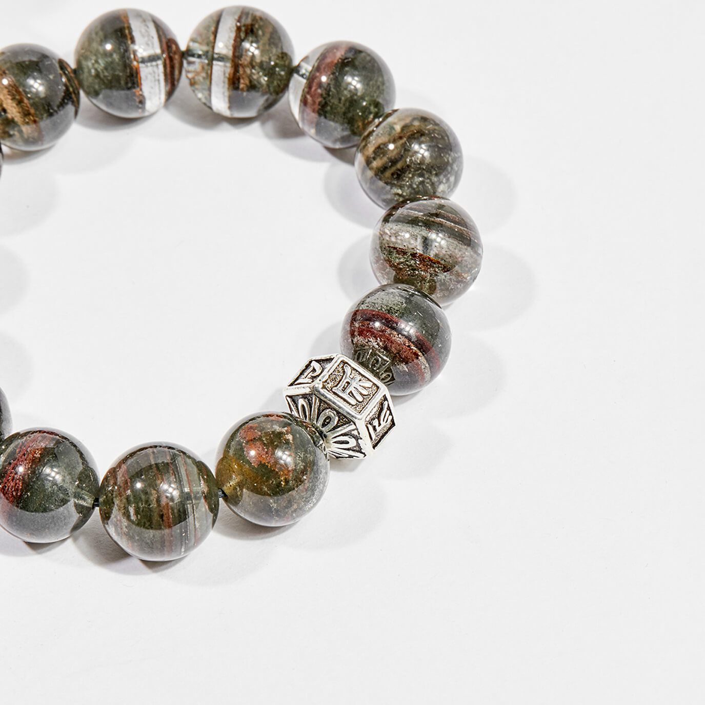 Vòng tay từ đá lưu linh xanh