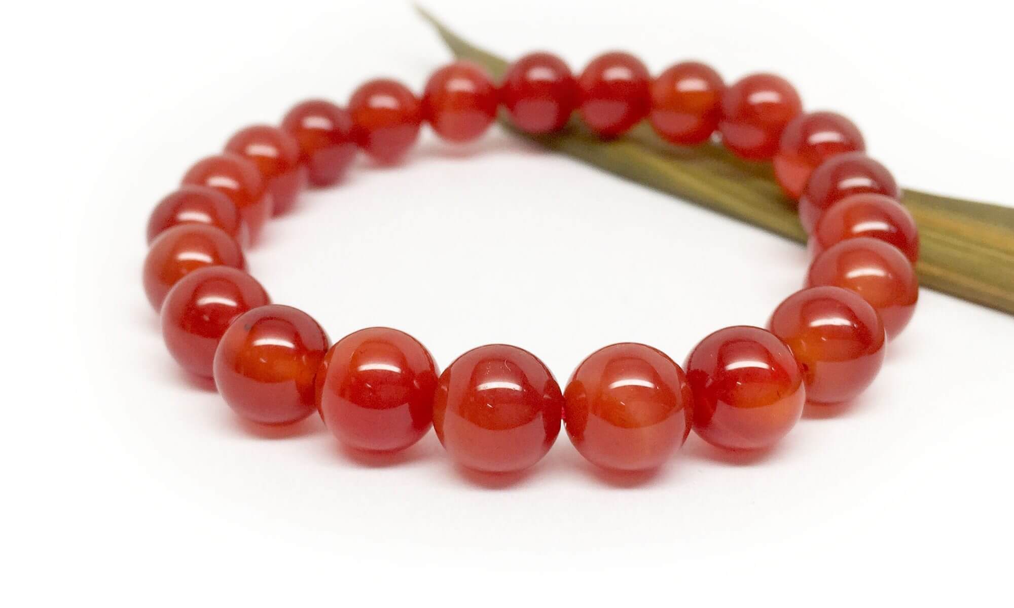 Vòng tay phong thủy mệnh Hỏa từ đá mã não đỏ