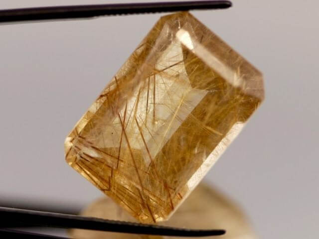 Ý nghĩa của thạch anh tóc vàng