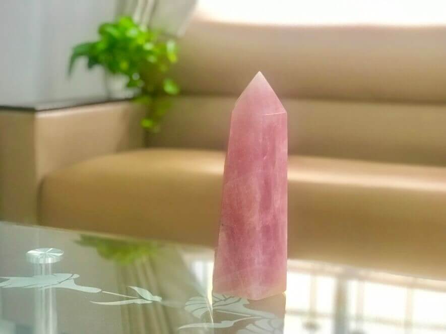 Cách bảo quản và nạp năng lượng cho đá thạch anh hồng 