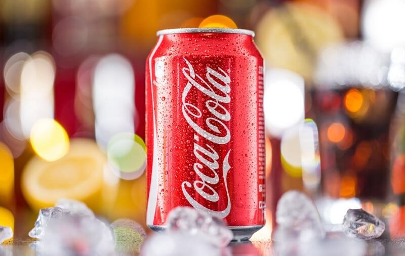 Cách xử lý đá ruby bị xước: Dùng Coca 