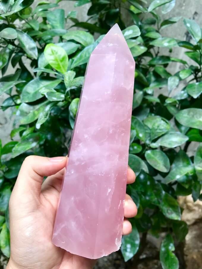 Công dụng của đá thạch anh hồng: thu hút nhân duyên tốt đẹp