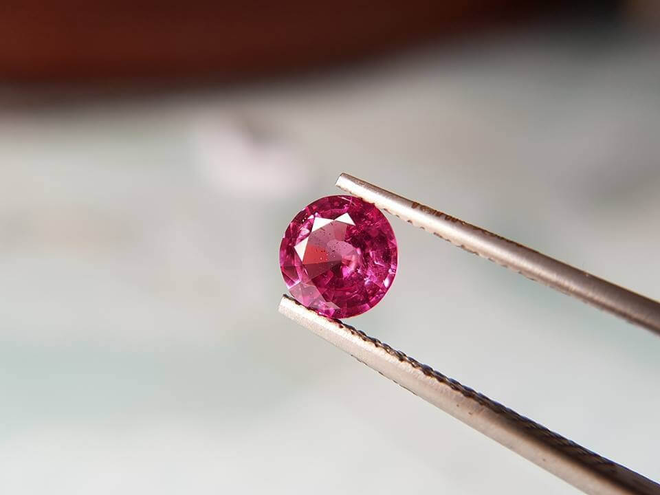 Ruby mang ý nghĩa gì trong phong thuỷ