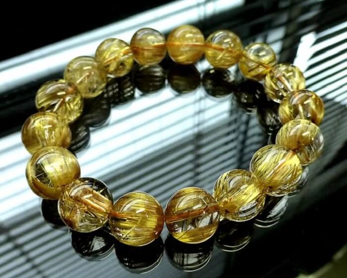 Loại đá thạch anh tóc màu gì quý nhất