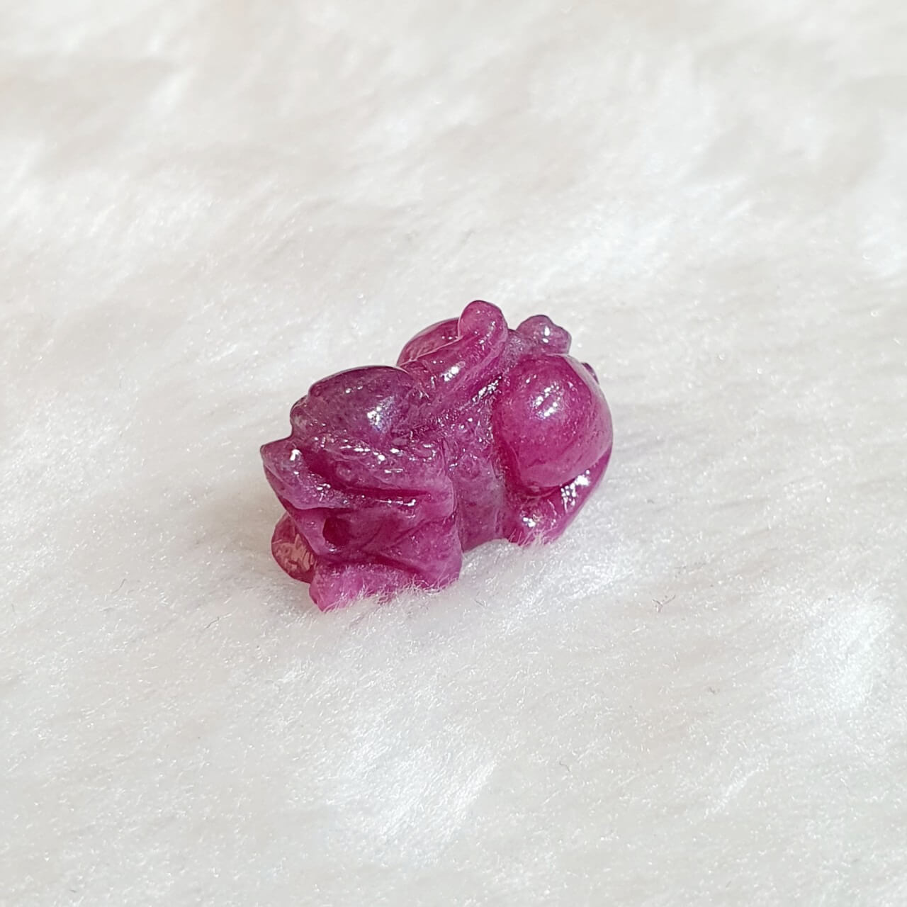 tỳ hưu đá ruby giá bao nhiêu phụ thuộc vào màu sắc 