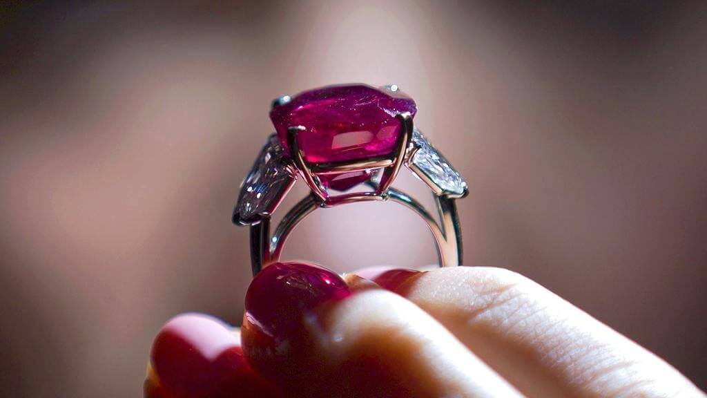 viên đá Ruby đắt nhất thế giới