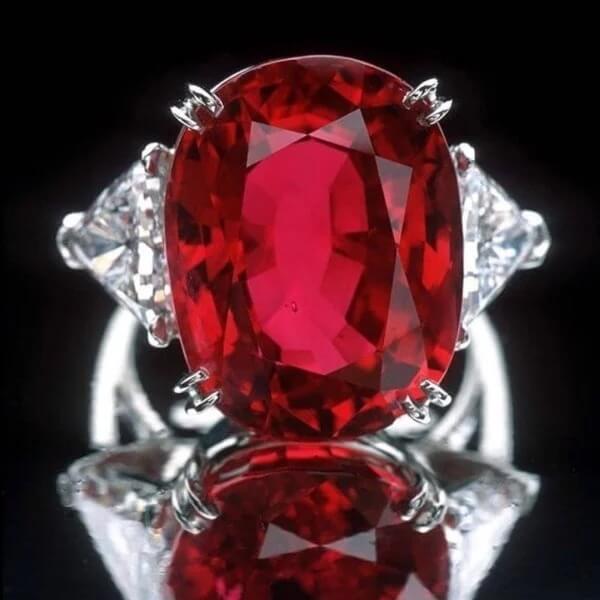viên đá ruby đắt nhất thế giới