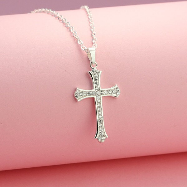 Cách bảo quản mặt dây chuyền Thánh giá