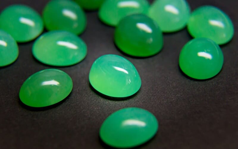 Định giá đá ngọc đế quang qua độ trong của ngọc