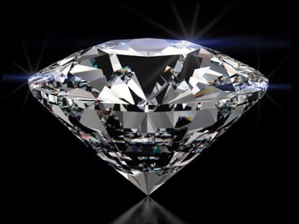 Kim cương Cubic Zirconia (hay CZ)