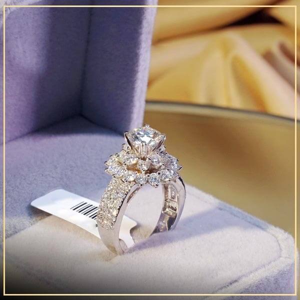 Nhẫn kim cương Đài hoa lộng lẫy