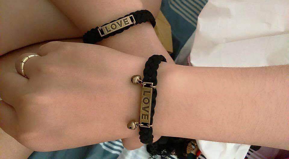 Tặng vòng tay có ý nghĩa gì: Thể hiện tình yêu bền lâu, sâu sắc