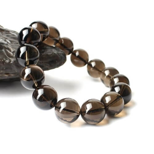 Tuổi Tân Dậu (1981) đeo đá màu gì?