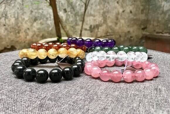 các mẫu vòng tay đá phong thuỷ