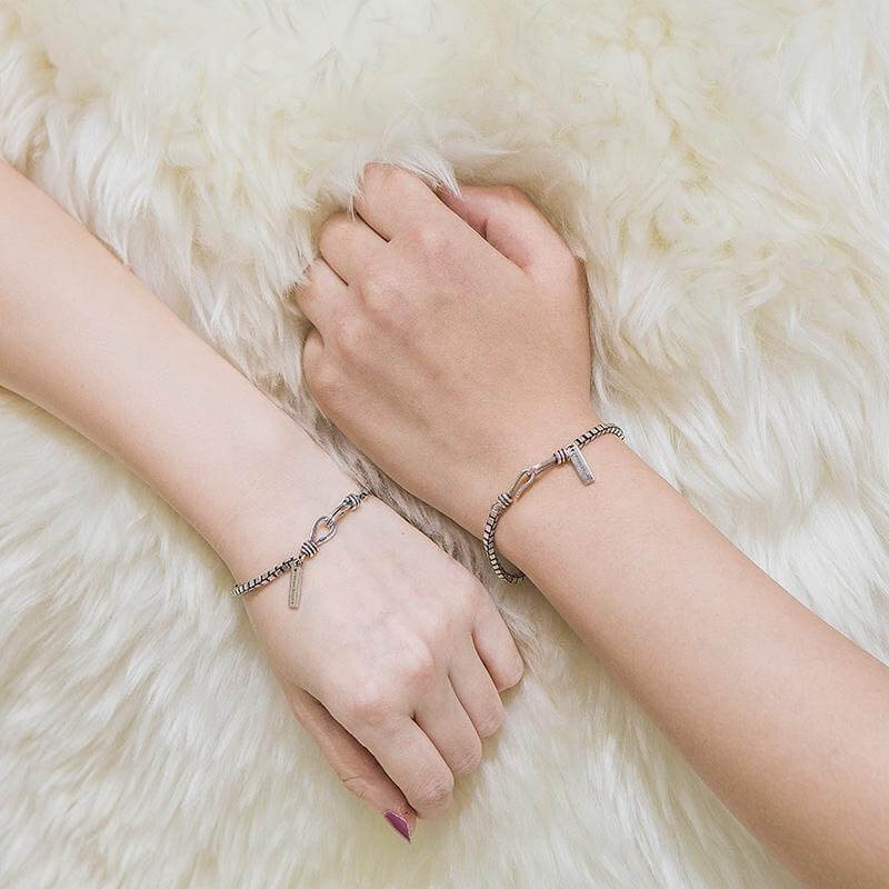 tặng vòng tay có ý nghĩa gì ảnh đại diện