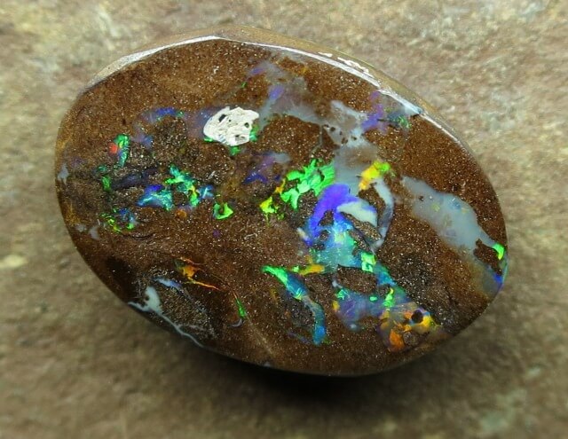 Boulder và Matrix opal