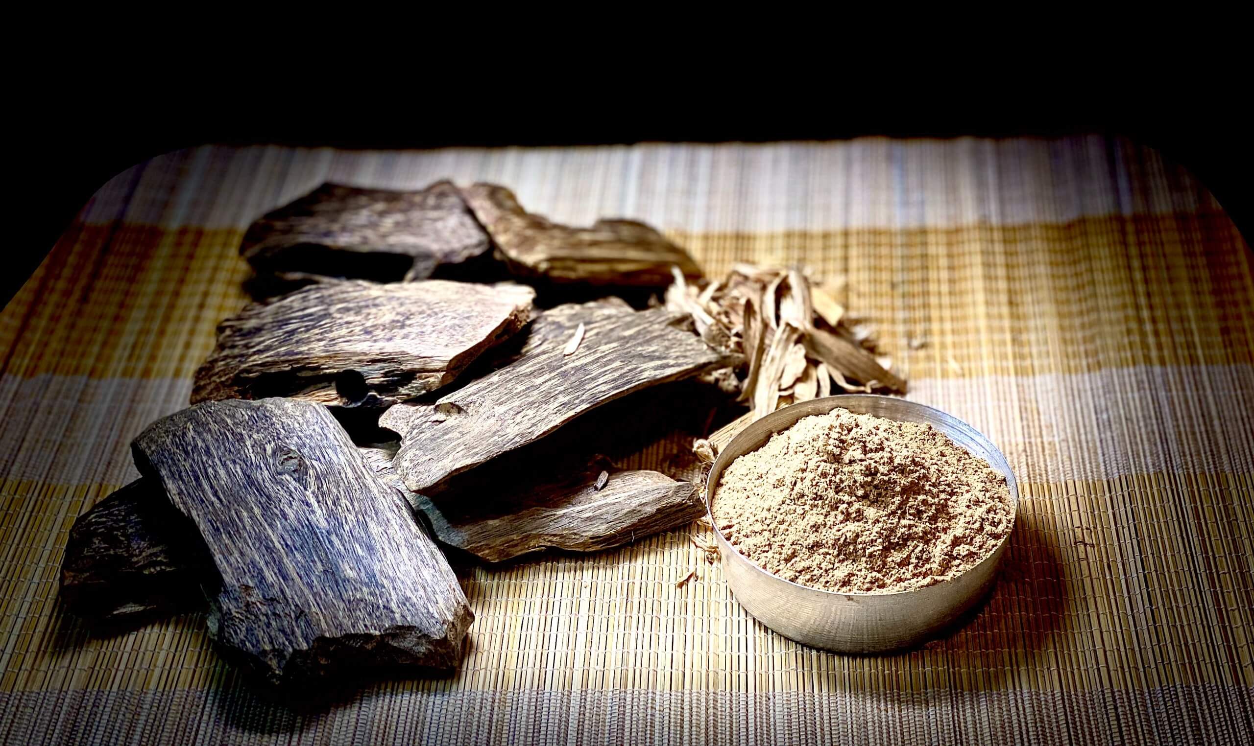 Các loại trầm hương đốt gồm Bột trầm hương xông