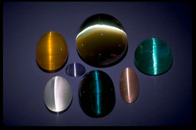 Giá đá mắt mèo ava