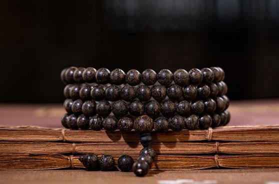 Vòng trầm hương 108 hạt hợp mệnh Hoả
