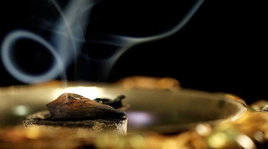 tác dụng của nhang trầm hương ava