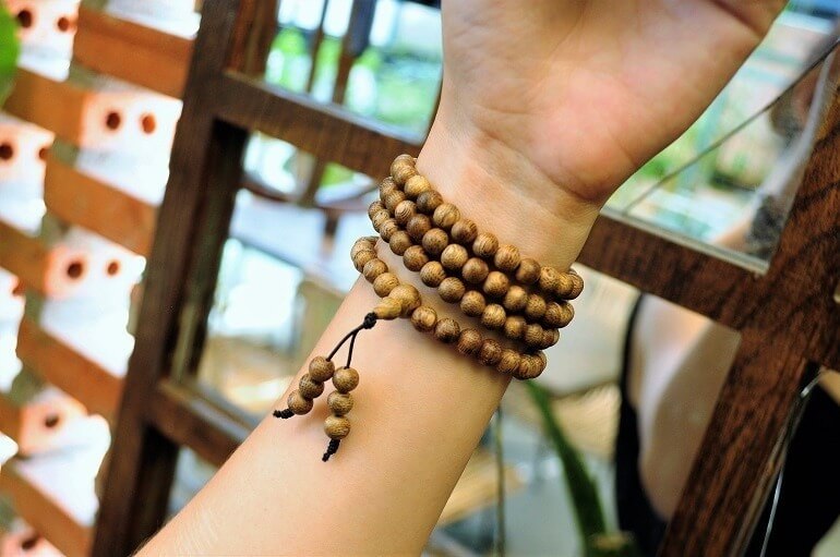 ý nghĩa 108 hạt trầm hương ava