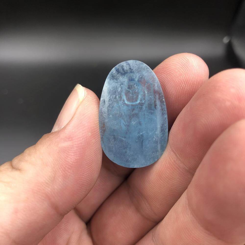 Aquamarine dạng viên đá