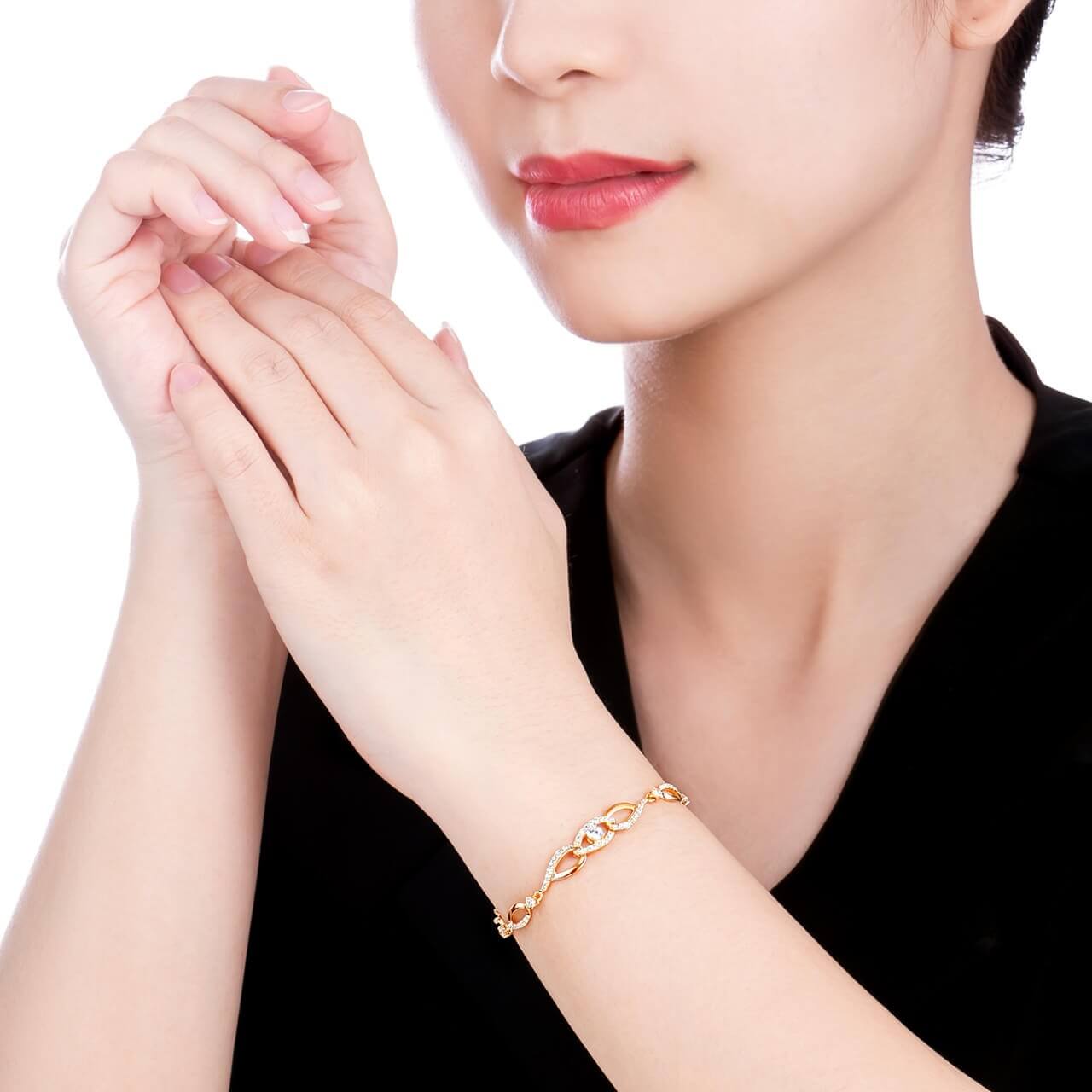 các kiểu lắc tay vàng 18k gồm KIỂU LẮC TAY VÀNG 18K ĐÍNH ĐÁ CZ