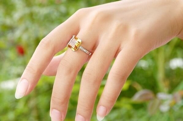 mẫu nhẫn đeo ngón giữa đẹp ava