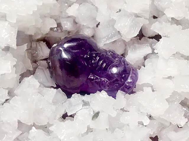 Tẩy uế tỳ hưu bằng muối biển